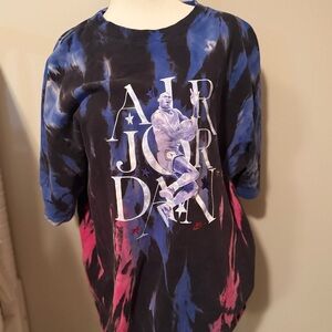 Vintage Men’s Air Jordan Black and Blue Tie-Dye Short Sleeve Tee